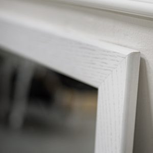 Современная мебель Зеркало Берже 24-105 Белый ясень, купить недорого в фирменном салоне магазине «Моя Мебель», всего за 5 540 руб.