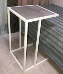 Приставной столик