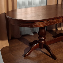 Современный кухонный стол